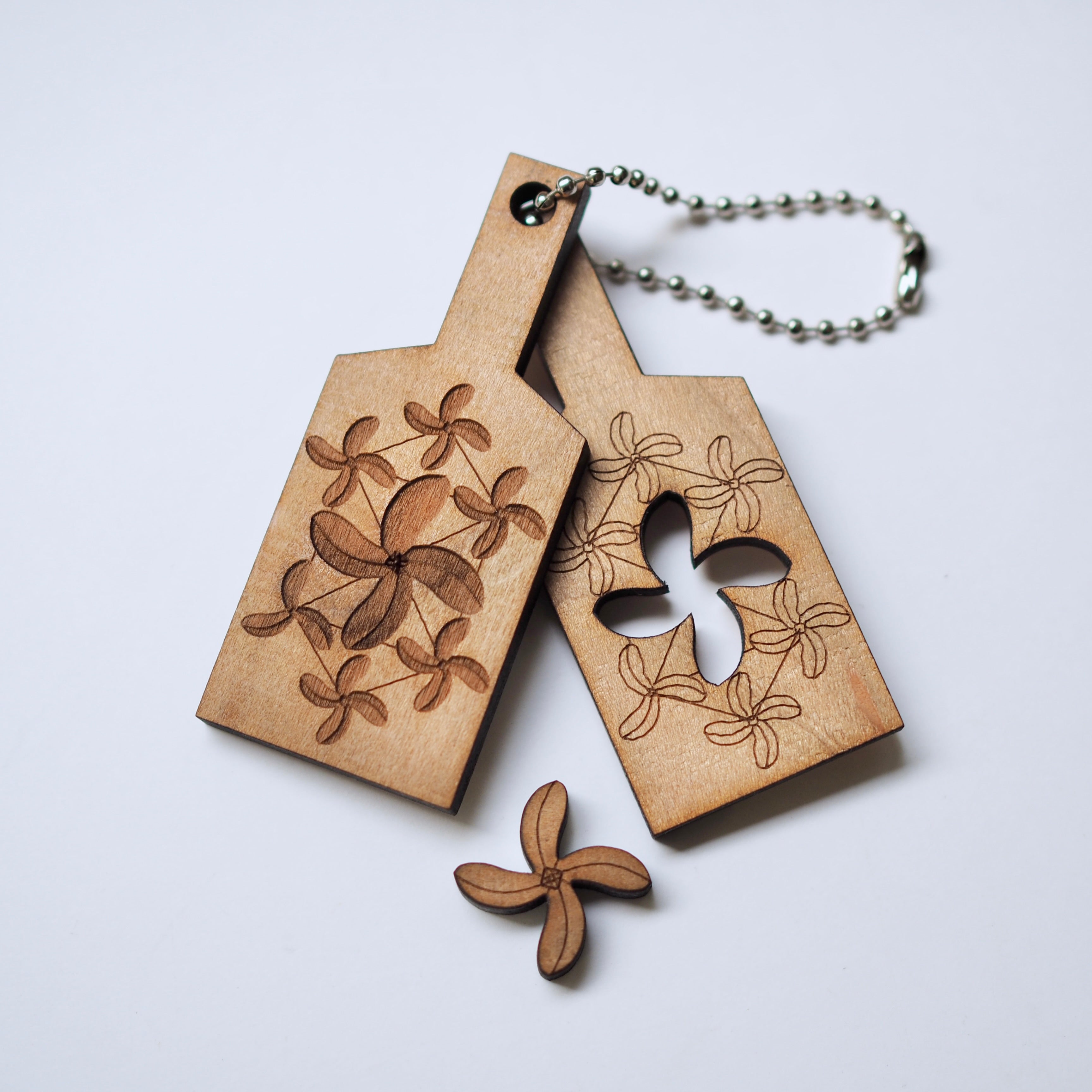 Wooden Keychain 01 [Adonis ramosa]