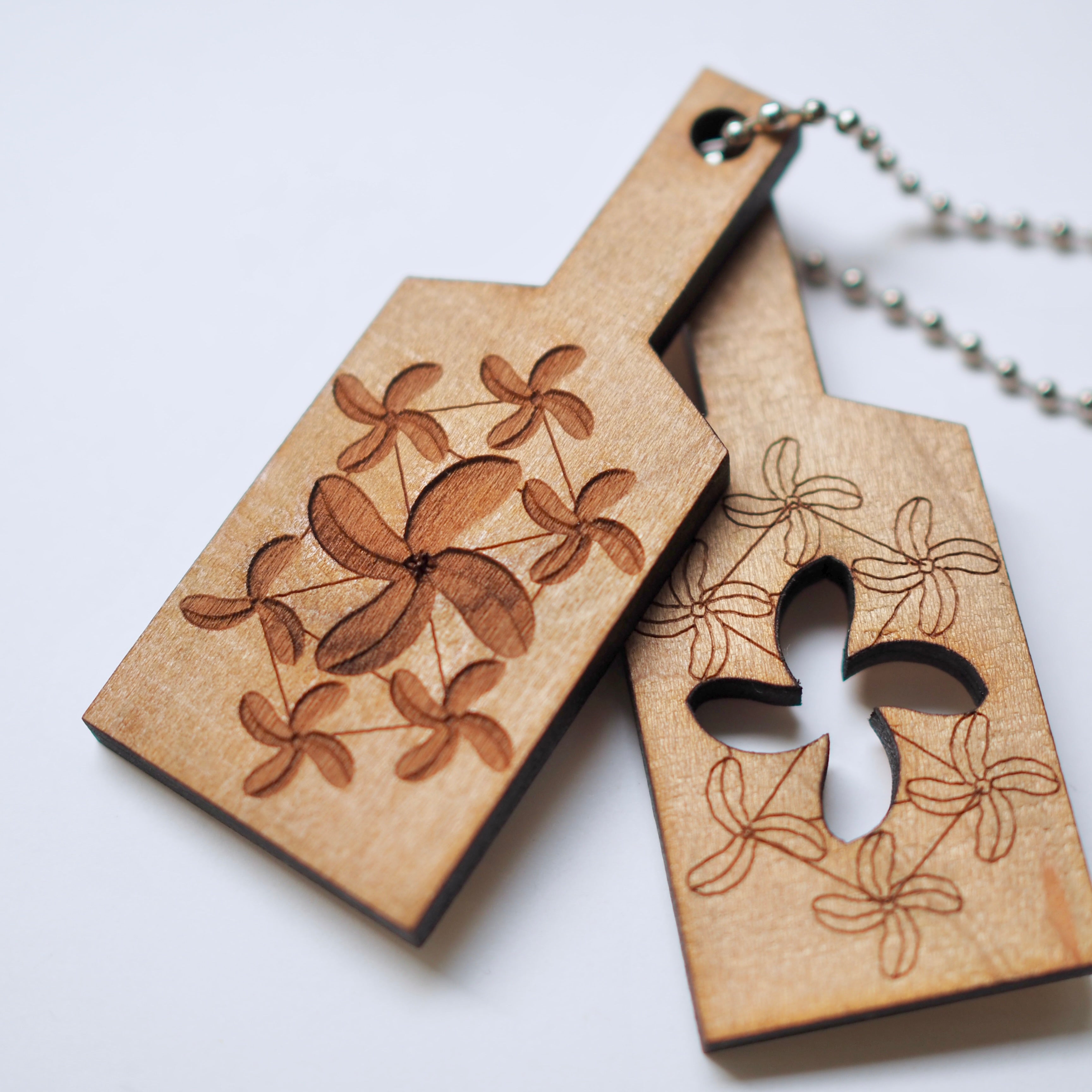 Wooden Keychain 01 [Adonis ramosa]