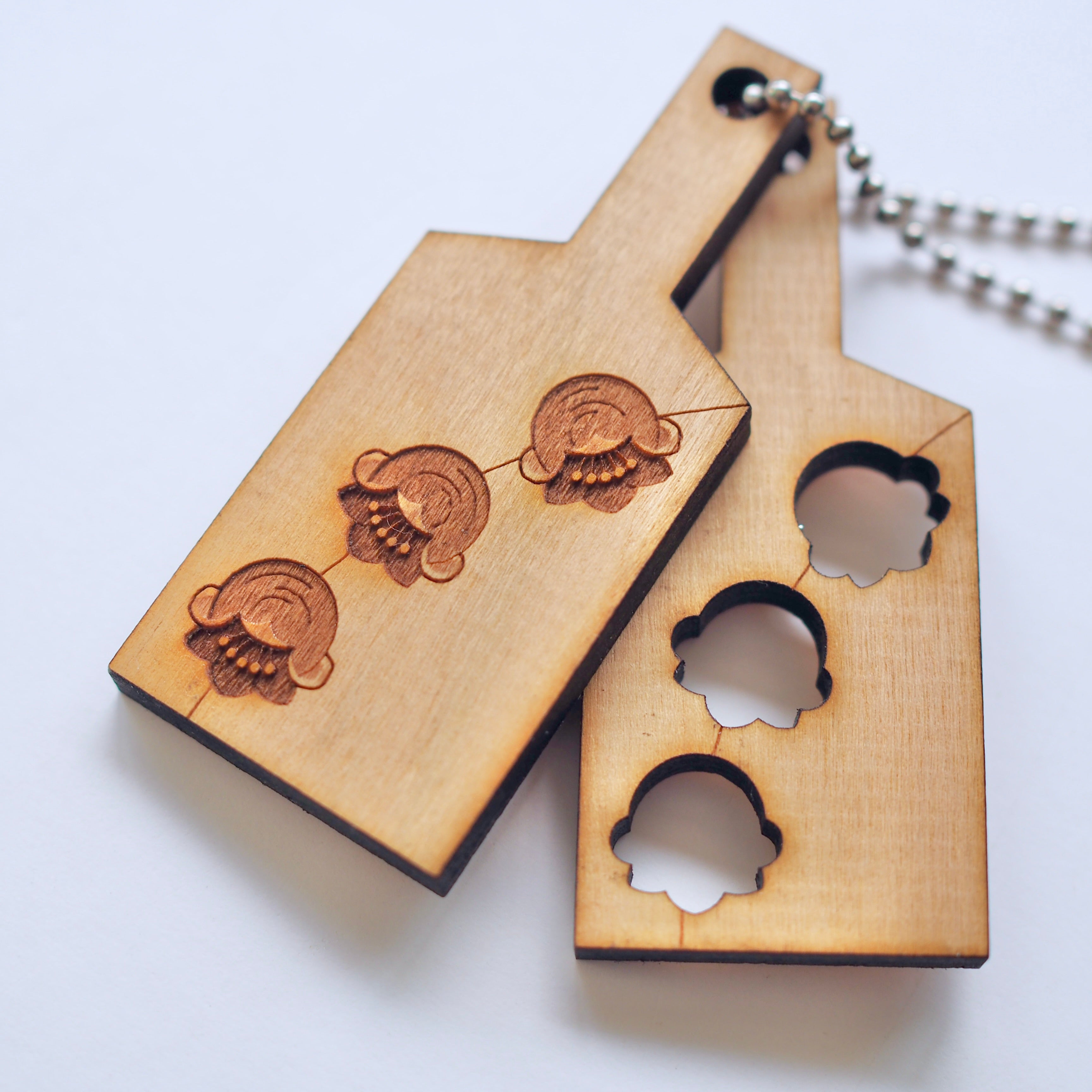 Wooden Keychain 01 [Adonis ramosa]