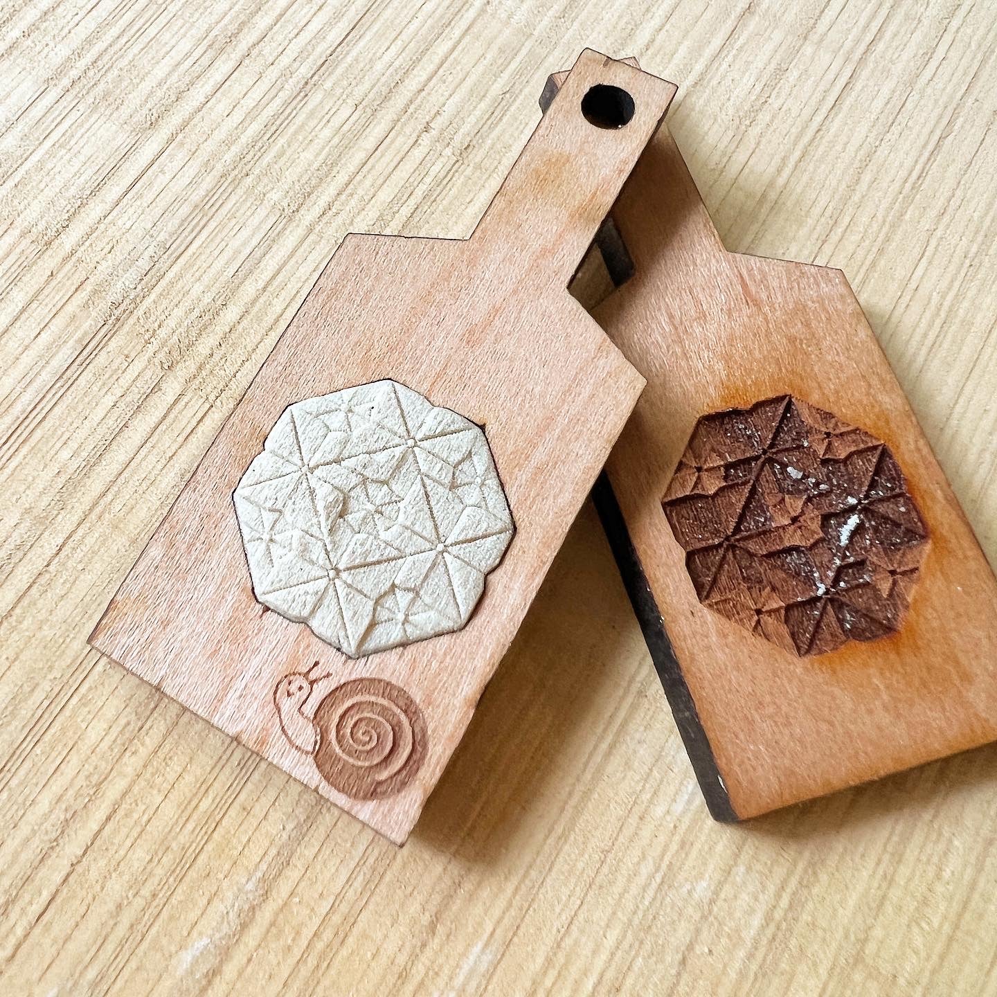 Wooden Keychain 06 [Hydrangea]